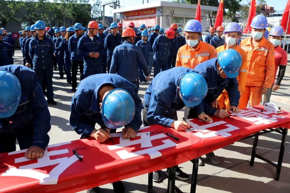 乐竞体育-乐竞体育·(中国)官方网站|西北碳化硅|绿碳化硅|黑碳化硅|碳化硅微粉|碳化硅颗粒|炼钢用碳化硅